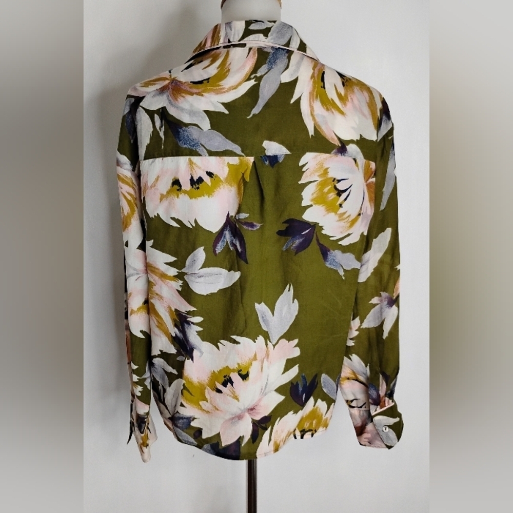 STARS ABOVE FLORAL BLOUSE - Picture 5 of 9